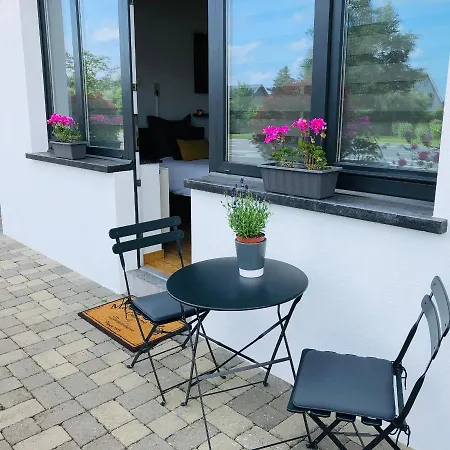 La Deluxe Twin Bed & Breakfast